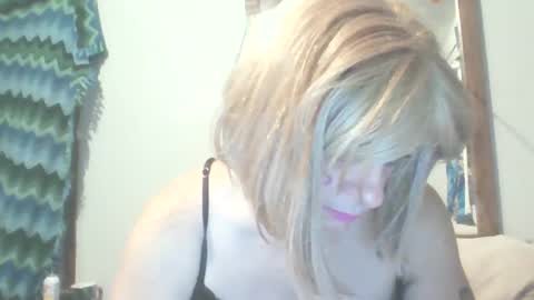 Snapshot of traphouseslutbunny4fun chatting on 31, 12, 2024 traphouseslutbunny4fun online show from 31, 12, 2024