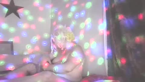 Snapshot of traphouseslutbunny4fun chatting on 19, 10, 2025 traphouseslutbunny4fun online show from 19, 10, 2025