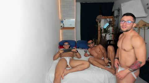 travis bakerr online show from 20, 12, 2024