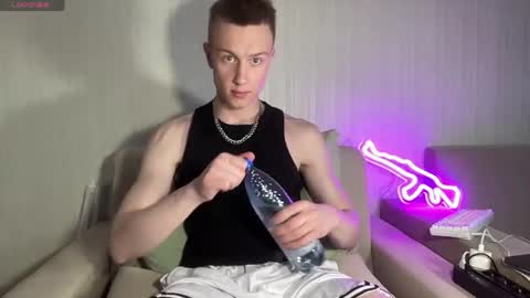 Travis online show from 4, 6, 2026
