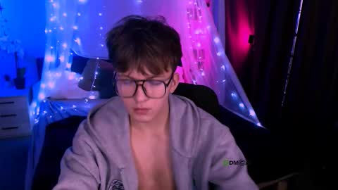 Travis online show from 25, 11, 2025