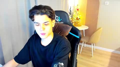 travisrivas online show from 16, 12, 2025