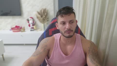 Snapshot of travissholden chatting on 4, 12, 2024 TRAVISS HOLDEN online show from 4, 12, 2024