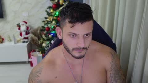 Snapshot of travissholden chatting on 21, 12, 2024 TRAVISS HOLDEN online show from 21, 12, 2024