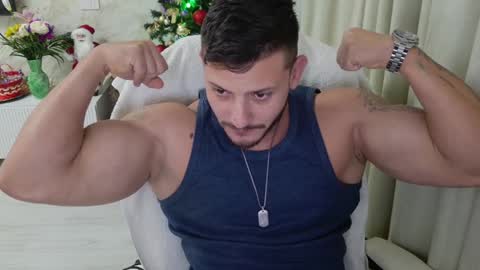 Snapshot of travissholden chatting on 27, 12, 2024 TRAVISS HOLDEN online show from 27, 12, 2024