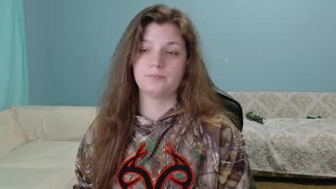 Snapshot of treejeanne chatting on 5, 5, 2026 TreeJeanne online show from 5, 5, 2026