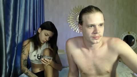 Sarah And Jon online show from 3, 2, 2025