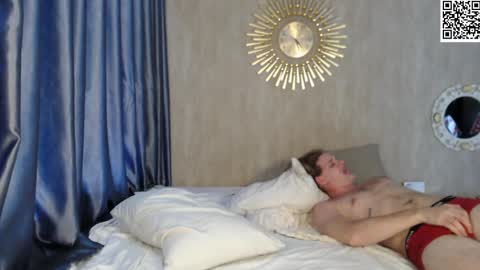 Sarah And Jon online show from 12, 2, 2025