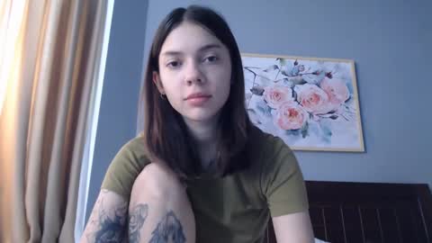 Sarah And Jon online show from 6, 3, 2025