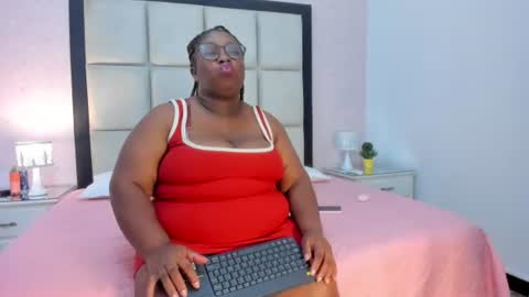 Treisy Vixen big ass online show from 28, 6, 2026