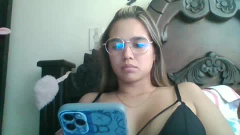 triana_bell online show from 13, 12, 2024