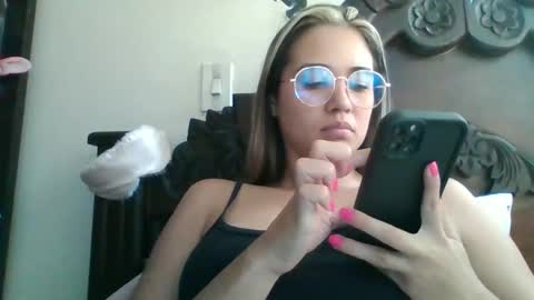 triana_bell online show from 13, 1, 2025