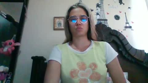triana_bell online show from 17, 2, 2025