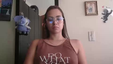 Snapshot of triana_bell chatting on 16, 5, 2026 triana_bell online show from 16, 5, 2026