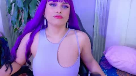 triana_crimson online show from 22, 7, 2026