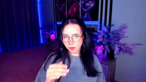 TriciaDaisy online show from 8, 5, 2026