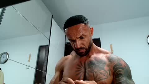 Snapshot of tridentmuscles chatting on 10, 11, 2025 tridentmuscles online show from 10, 11, 2025