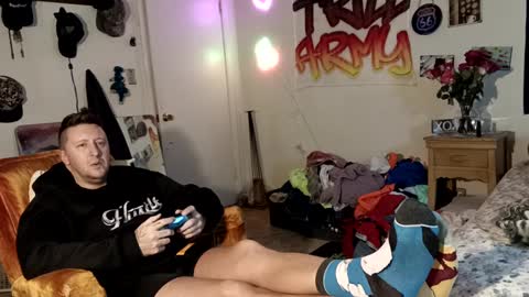 Snapshot of trillnonymau5 chatting on 8, 12, 2024 trillnonymau5 online show from 8, 12, 2024