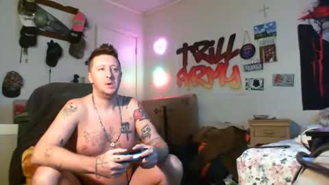 Snapshot of trillnonymau5 chatting on 11, 1, 2025 trillnonymau5 online show from 11, 1, 2025