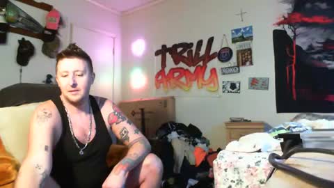 Snapshot of trillnonymau5 chatting on 13, 1, 2025 trillnonymau5 online show from 13, 1, 2025