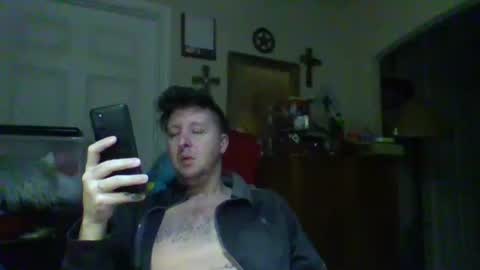 Snapshot of trillnonymau5 chatting on 20, 1, 2025 trillnonymau5 online show from 20, 1, 2025