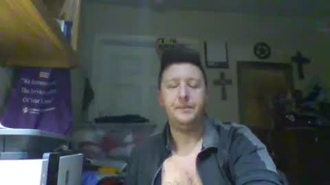 Snapshot of trillnonymau5 chatting on 24, 2, 2025 trillnonymau5 online show from 24, 2, 2025