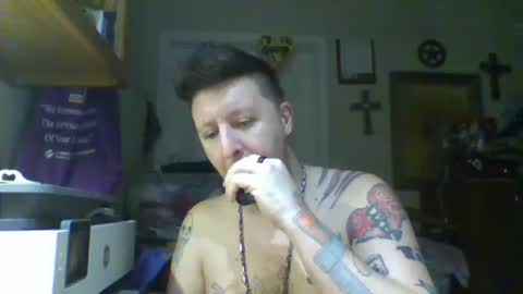 Snapshot of trillnonymau5 chatting on 25, 2, 2025 trillnonymau5 online show from 25, 2, 2025