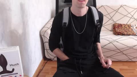 Snapshot of trone41 chatting on 21, 10, 2025 I POST MY FUCKING VIDEOS AND PICS    online show from 21, 10, 2025