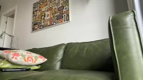 tropicalmann2002 online show from 10, 5, 2026