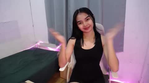 Snapshot of tropicalmuse chatting on 16, 12, 2025 Ash online show from 16, 12, 2025