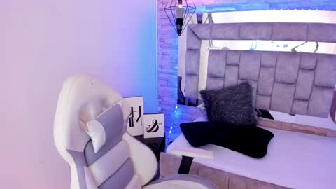   online show from 11, 12, 2024