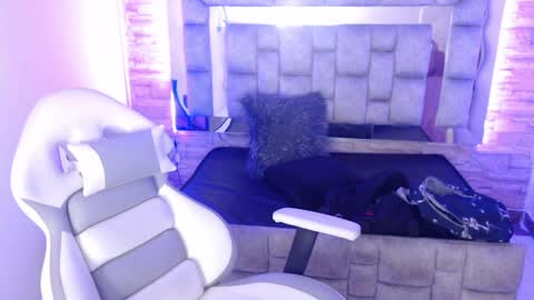   online show from 7, 2, 2025