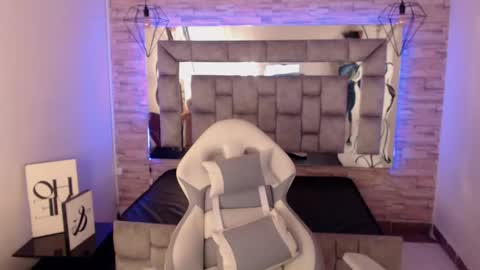   online show from 22, 2, 2025