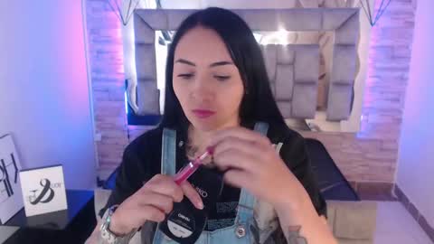   online show from 25, 2, 2025