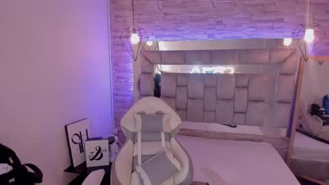   online show from 10, 3, 2025