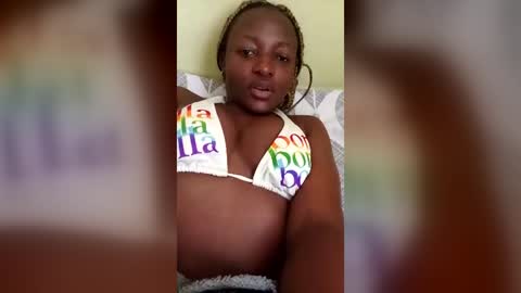Snapshot of trysha_babe chatting on 27, 6, 2026 Pauline online show from 27, 6, 2026