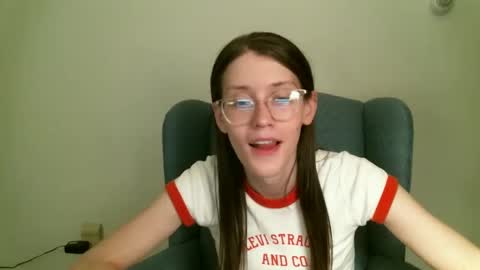 Snapshot of ts_librarian chatting on 5, 10, 2025 Elisabeth online show from 5, 10, 2025