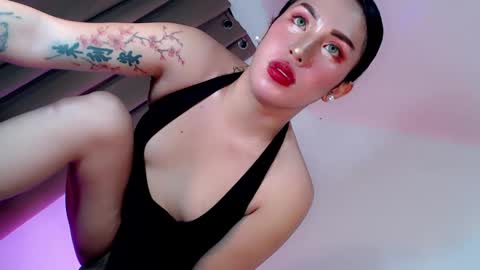 Snapshot of tsgirl_julian69 chatting on 8, 3, 2025 Julian online show from 8, 3, 2025