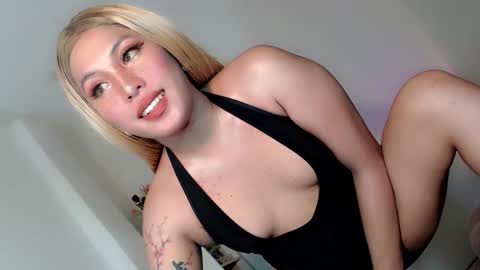 Snapshot of tsgirl_julian69 chatting on 19, 10, 2025 Julian online show from 19, 10, 2025