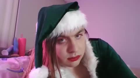 TSPhoenixEvelyn online show from 25, 12, 2024