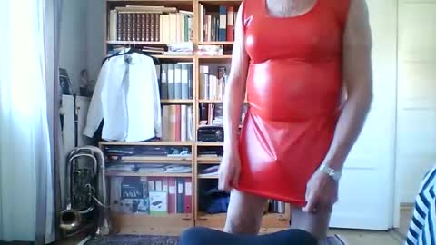 Snapshot of tubaist chatting on 20, 4, 2026 FINN but call me NANNA online show from 20, 4, 2026