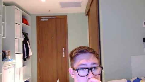 tudorasputas online show from 19, 4, 2026