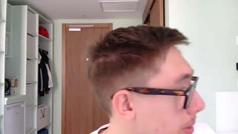 tudorasputas online show from 19, 4, 2026