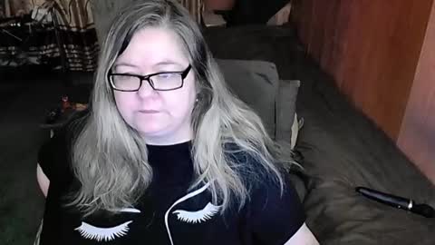 Lana online show from 16, 2, 2025