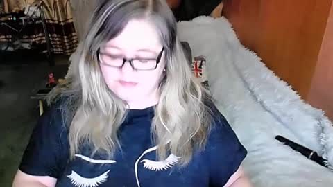 Lana online show from 18, 2, 2025