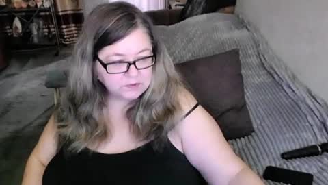 Snapshot of tviks chatting on 28, 6, 2026 Lana online show from 28, 6, 2026