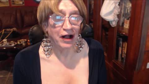 Snapshot of tvmsjoanne chatting on 15, 10, 2025 tvmsjoanne online show from 15, 10, 2025
