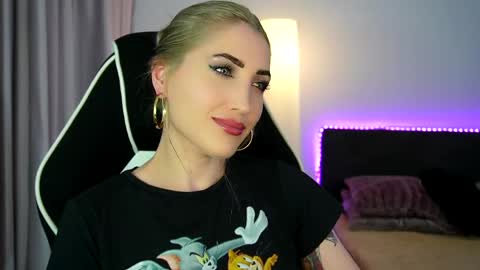 Snapshot of tweety_twist chatting on 24, 5, 2026 MayCarrey online show from 24, 5, 2026
