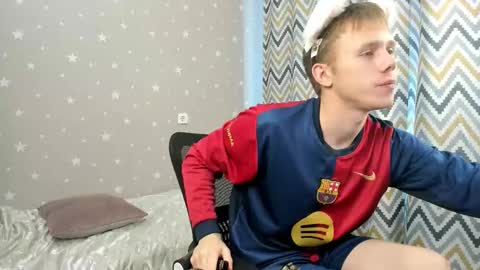 Angus online show from 27, 10, 2025