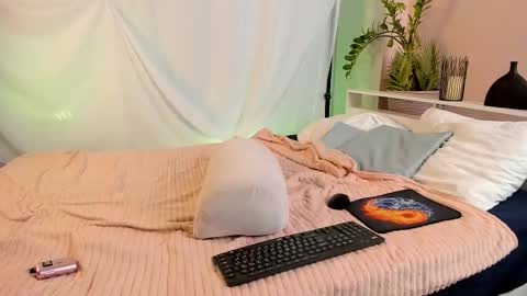 Snapshot of twelveeek chatting on 6, 2, 2026 Angus online show from 6, 2, 2026